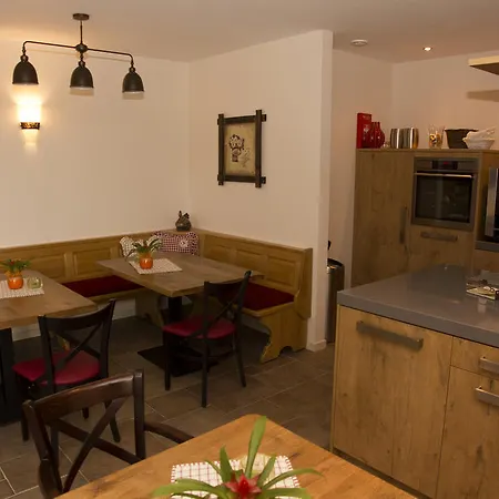 Bed & Breakfast Recreatieboerderij 't Schutje 3*